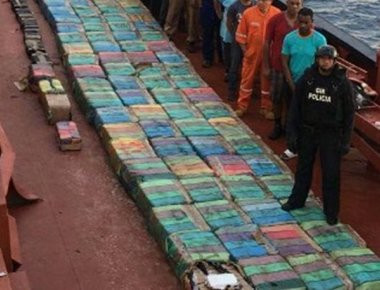 Πάνω από 8 τόνους κοκαΐνης μετέφεραν δύο φορτηγά πλοία στις ισπανικές ακτές